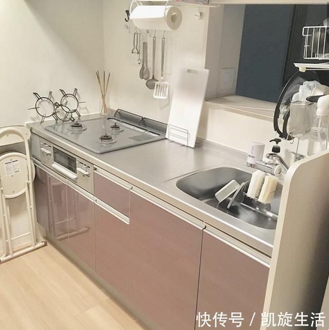 水槽处|别看日本厨房不大,用起来却十分顺手,仔细观察才发现其精髓