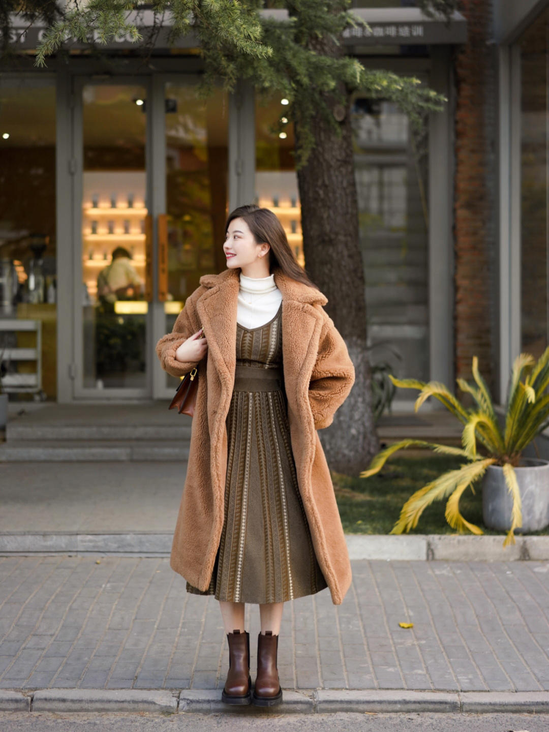 白色|今年冬天来一件“泰迪熊”外套吧!长短皆可,只需备上这4色