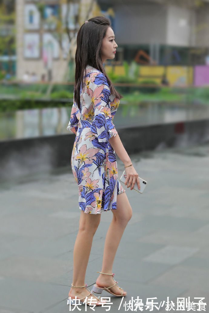 舒适|造型有优雅感才美,选择精致舒适的裙装,让你造型青春靓丽