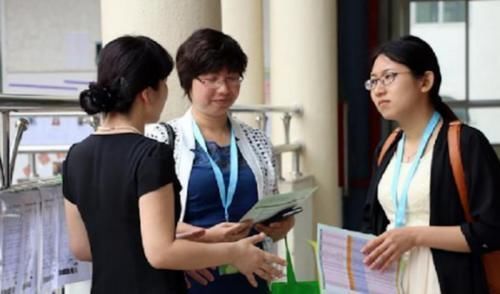 妈妈|“老师让带1万颗豆”, 妈妈陪娃数到半夜,质问老师反遭“打脸”