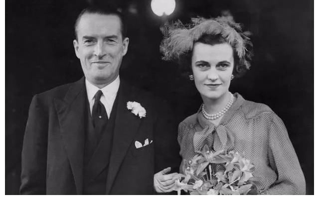 “幻視”主演《英式丑聞》第二季曝預告