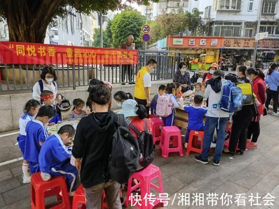 亲子读书会@“同悦书香童画沁心”桂园街道大塘龙社区开展亲子读书会