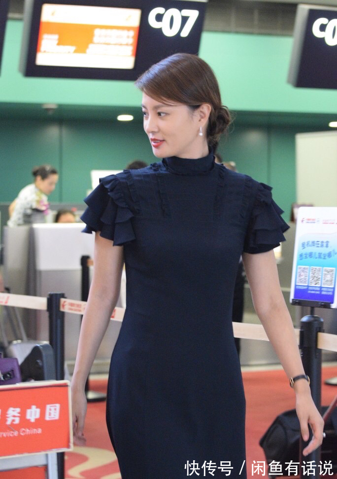 水墨感|刘芳菲气质真出色,穿“中国红”旗袍优雅大气,尽显东方女人韵味