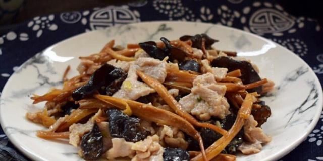 黄花菜|失眠太可怕:这菜遍地都是,晚饭吃一点,一觉睡到大天亮!