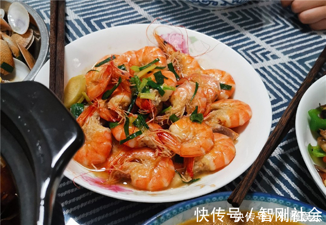 家里来客人，我主动花三小时下厨招待，上桌后婆婆觉得倍有面子！