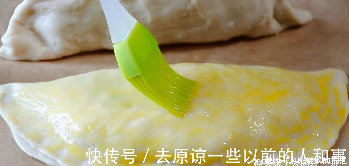 手抓饼|天冷后要多吃红薯,教你新吃法,不煮不油炸,香甜软糯又好吃