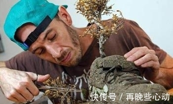 耐克鞋 男子脑洞大开用树皮做成“耐克鞋”,全球“限量”独一无二!