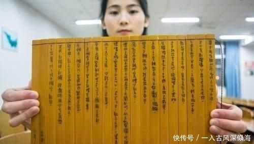博物馆悬赏:识一个字,给十万块,一个16岁少女让人大开眼界