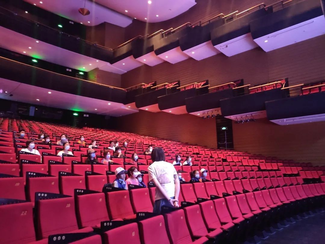 话剧|蓝媒小记者探班著名导演赖声川首部亲子剧《蓝马》