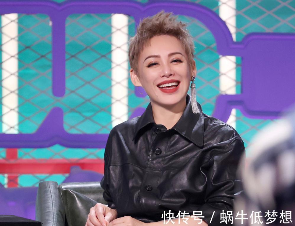 谢娜一段用心的脱口秀表演,狠狠“打”了宁静的脸!