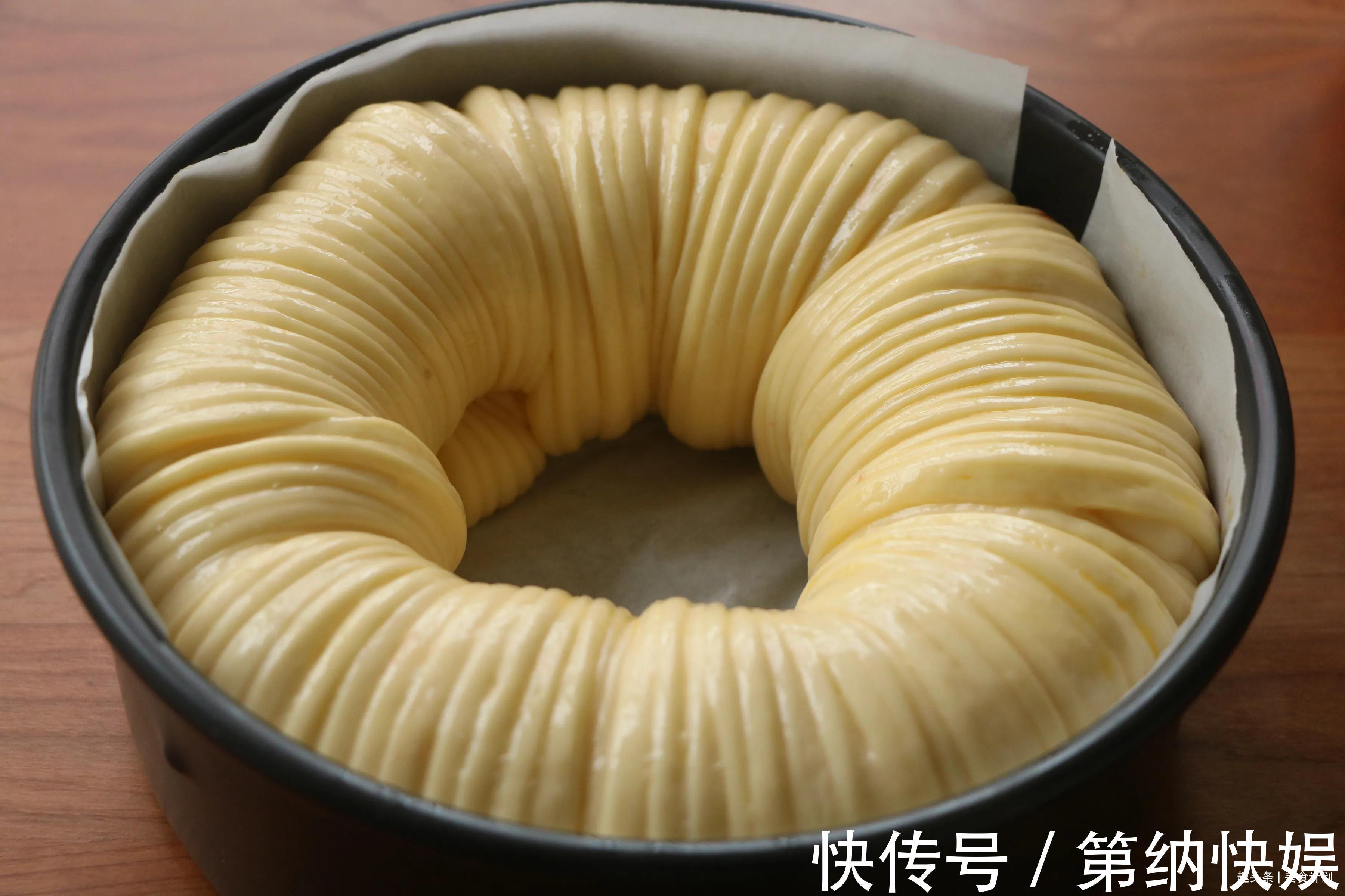 松软|教你做最近很火的毛线面包，松软拉丝，孩子吃了一次还想吃