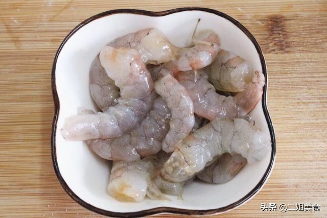 年夜饭加道菜，“四喜福袋”端上桌，寓意八方来福，财源滚滚