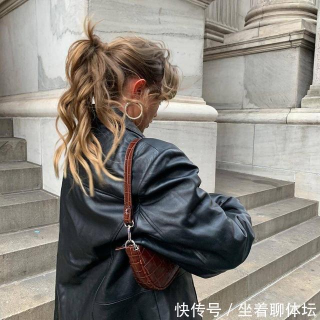 喷雾|年末聚会大家都披头散发就没意思了!这几款秋冬长发的发型才够美