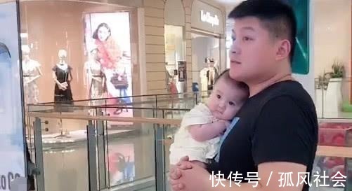 黄小花|奶爸“小鸟依人”式抱娃火了,这是我见过最豪华的“移动软卧”了