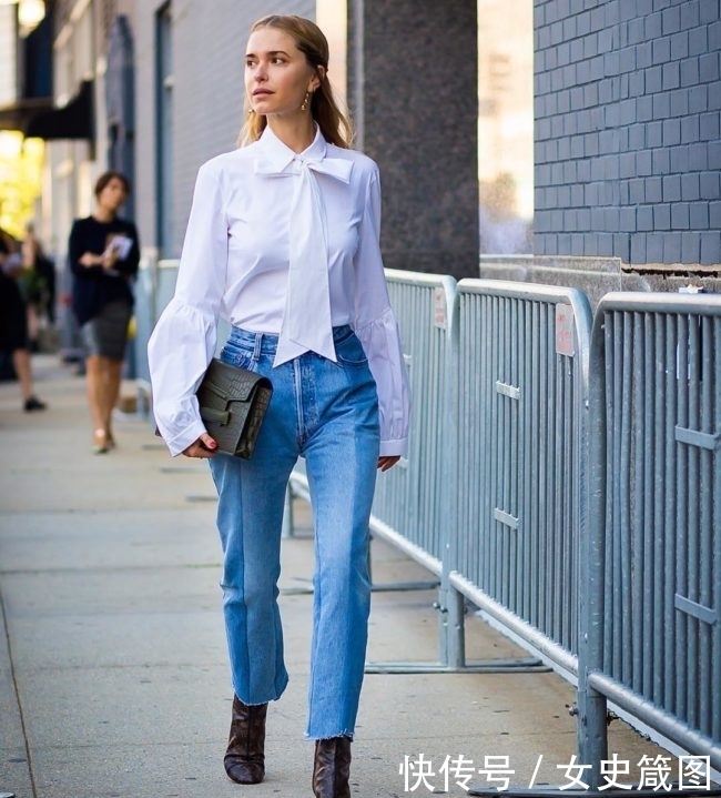 烂大街牛仔裤造型如何脱颖而出?超模到明星没有不爱上这种设计的