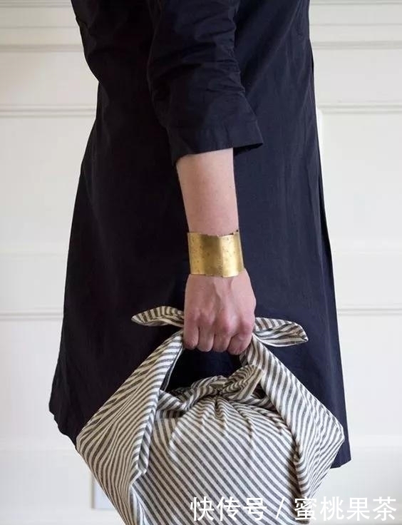 折法|一块布打两个结,变身大容量高颜值收纳包,几十种折法好强大