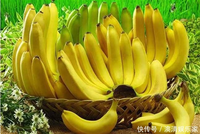 香蕉不会保存果农教你一招,轻松防止香蕉变黑,早知道早受益!