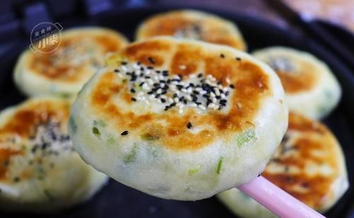 这饼我一周做2回,筷子一搅,外酥里软,大人孩子抢着吃,太香了