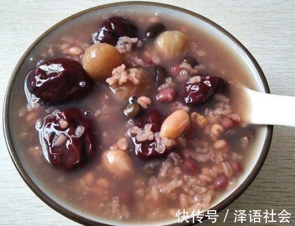 营养物质|人未老先“白头”,老中医玄秒的“偏方”,一用白发立生乌发