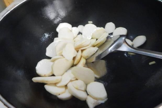 这菜2块5一斤，比土豆好吃，比红薯香甜，但是很少有人吃过