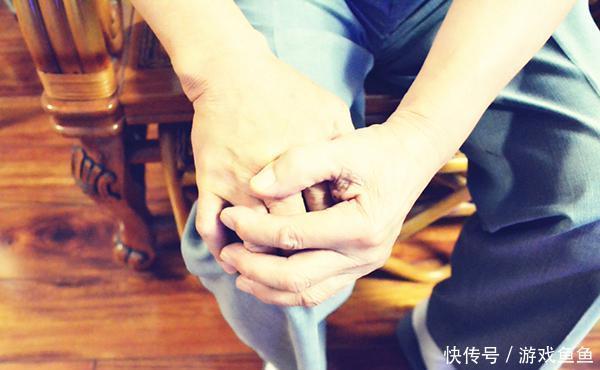 骨质疏松不必吃药?骨科医生劝你别冲动,盲目停药可能会伤身