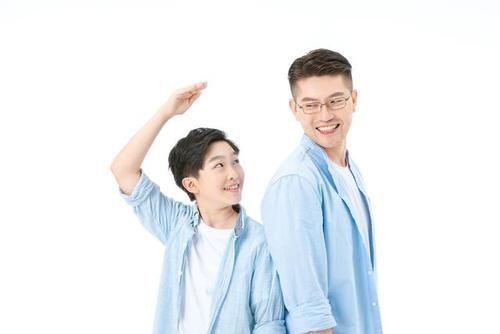 身高|孩子腿部有这3个特征,身高还能猛涨,将来肯定是个顶个的大高个