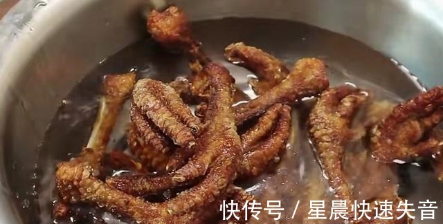花1800学来的虎皮鸡爪配方,鸡爪软烂脱骨,鲜嫩多汁,全家都爱吃!