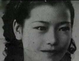 竟然|顽固战犯竟然有个好妻子,在爱意被拒绝后,仍坚持去功德林探望