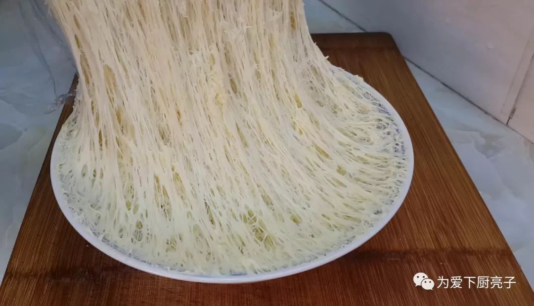 红豆又出新吃法，不烙饼不蒸馍，我家一周吃3次，比蛋糕好吃十倍