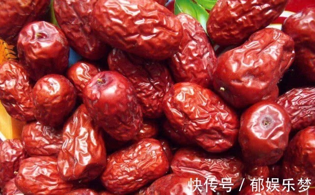 食用|红枣是健康食品,但是3种人,可能要尽量少吃些,你在其中吗