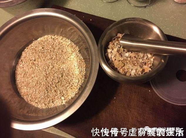 养花|老花匠:扔4种“东西”,就是扔钱,比花肥还好用,不花钱!