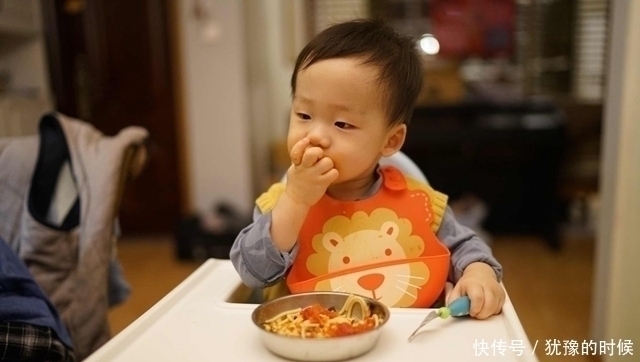 健康|宝宝一岁后还天天喝粥？这样安排一天膳食营养又健康，值得收藏