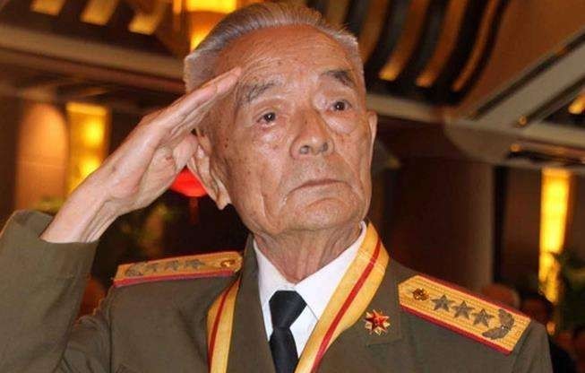 享受|他是新四军名将,32岁被错杀,女儿享受师级待遇,警卫员成上将