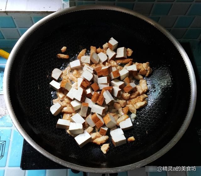 天冷，建议多吃这道家常菜，简单一炒好吃又营养，还不用担心长肉