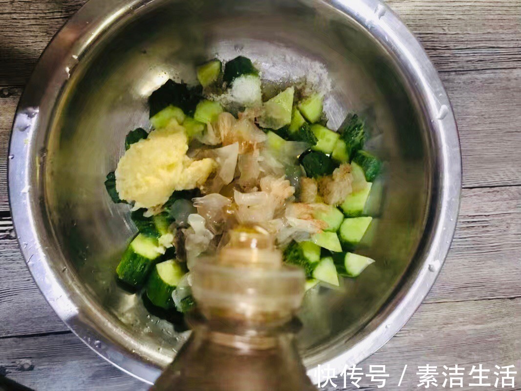 黄瓜|海蜇头这么一拌太好吃了，酸辣脆爽，端上桌抢着吃