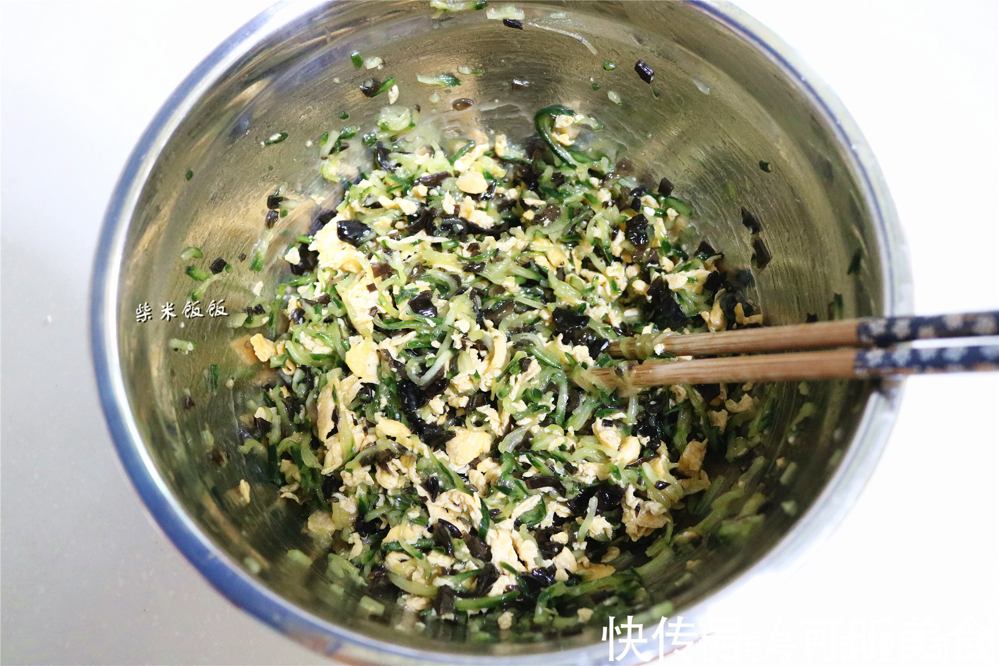 都说这馅的饺子好吃,我也赶紧试试,果然比肉饺子还香