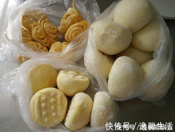 放入冰箱|馒头吃不完别放冰箱储存了,教你一招,馒头放30天不硬不干不变质