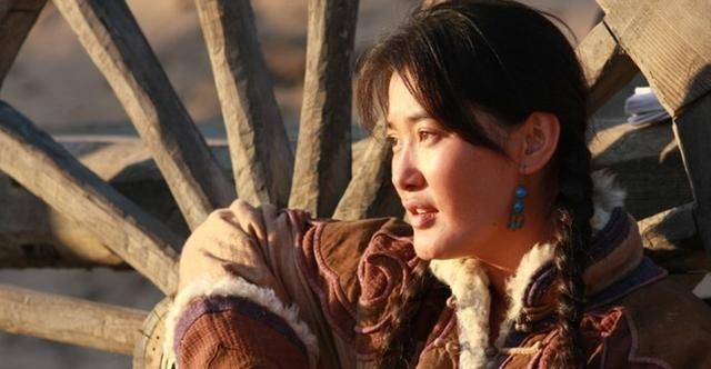 生中扮演着|成吉思汗的三个皇后，一个是年少爱情，一个是长情陪伴