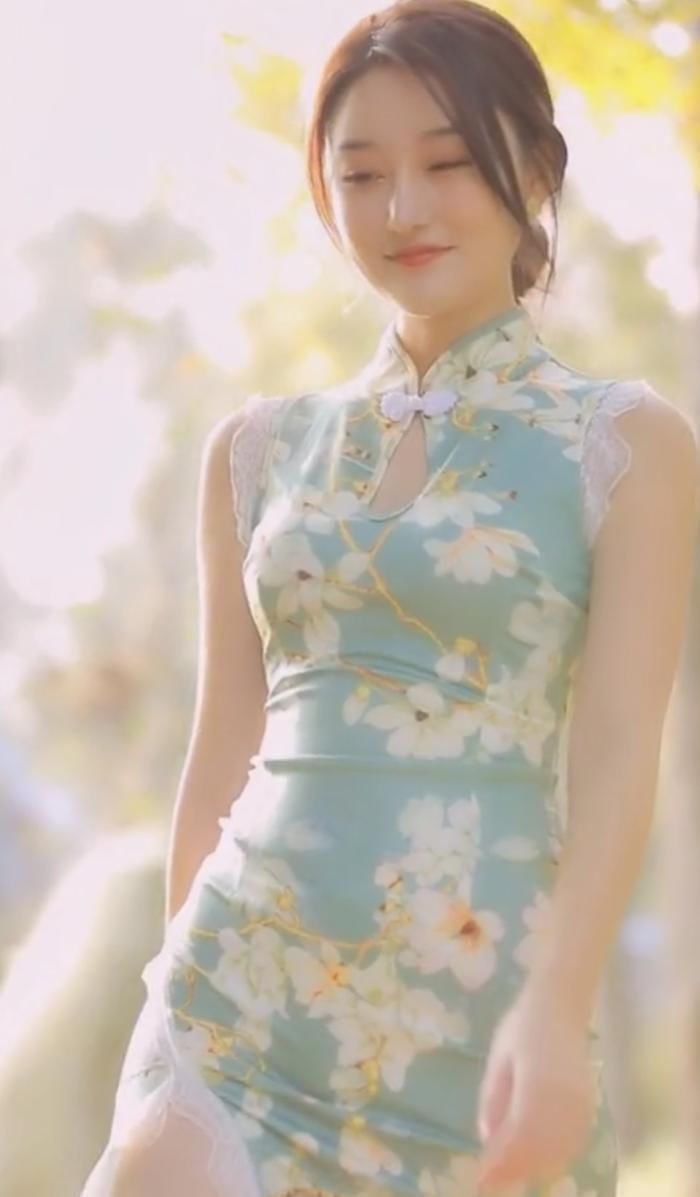 小姐姐|旗袍小姐姐,丹凤眼,细柳腰,美得可以做壁纸