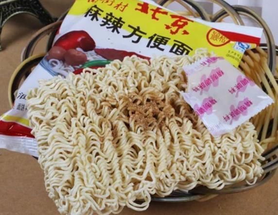 味道|这“4种零食”包装虽然土掉渣,却贼好吃,吃过3种以上暴露年龄了