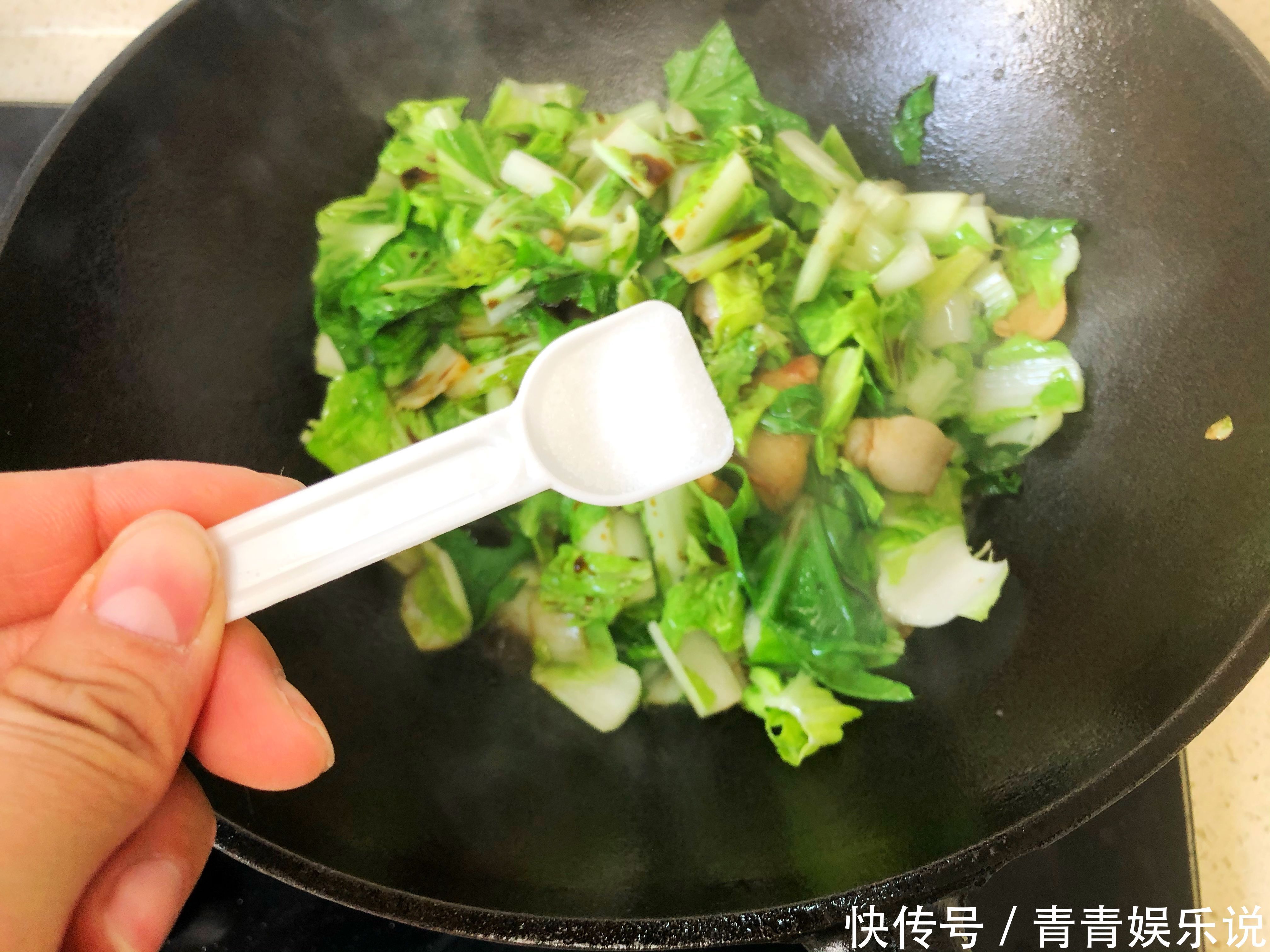 大白菜最经典的吃法,20分钟炖1锅,1人1碗,吃着太过瘾了!