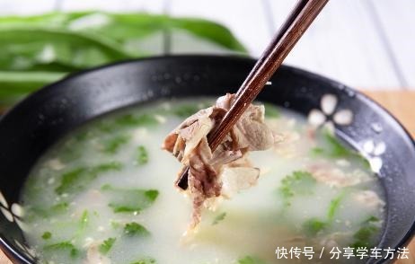 炖羊肉,这4种香料记得放,有了它们,肉汤奶白,羊肉鲜香无膻味