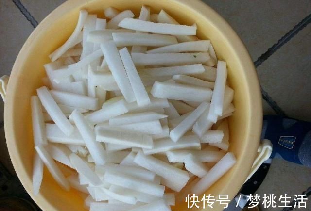 美味|酱菜师傅：腌萝卜时，多加这“2味”，美味提升“10倍”