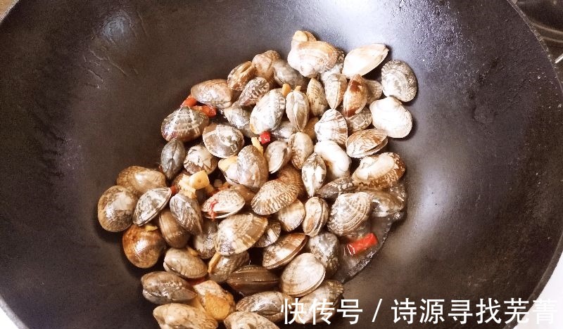 三伏天，喝酒配什么菜好这10道下酒菜有荤有素，啤酒白酒都配！