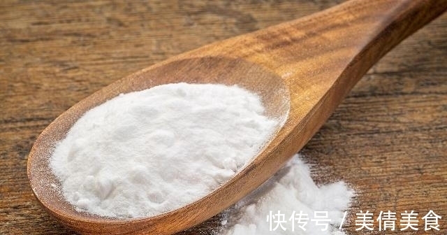 大厨|泡木耳，10个人9个错，大厨教你此1招，木耳泡发得又快又干净