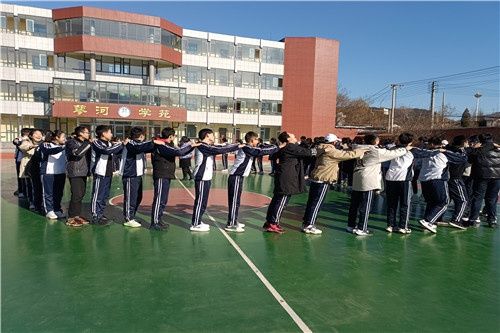 呼啦圈|淄川区蓼坞中学举行心理健康趣味运动会暨国防教育进校园活动