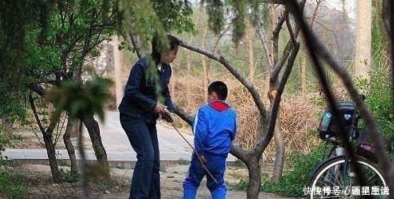 父母|这4种“亲子关系”害苦孩子,尤其第二种伤孩子最深,你家是吗?