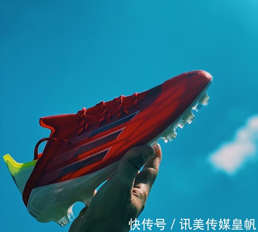 足球鞋|足球鞋美图天天看!外貌鞋会 2021825
