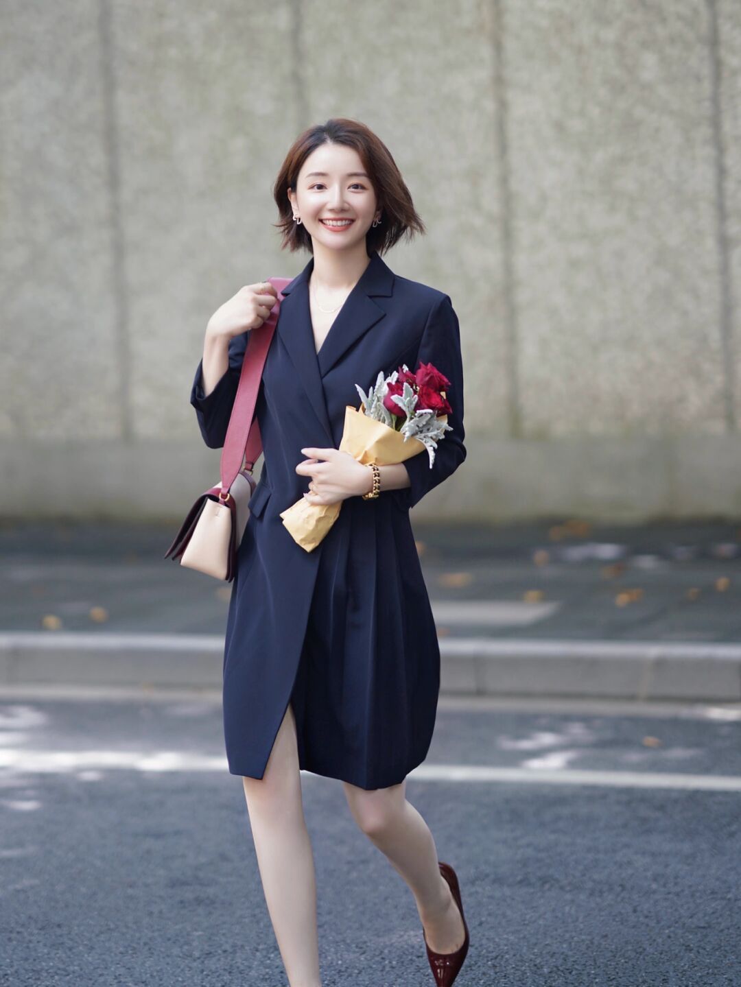 气质|小个子女生如何穿显高?条纹衫配牛仔裤显瘦还提升气质,高级洋气