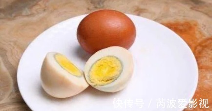 嘴唇干裂|嘴唇干裂、脱皮，老中医2个民间小偏方，马上见效！